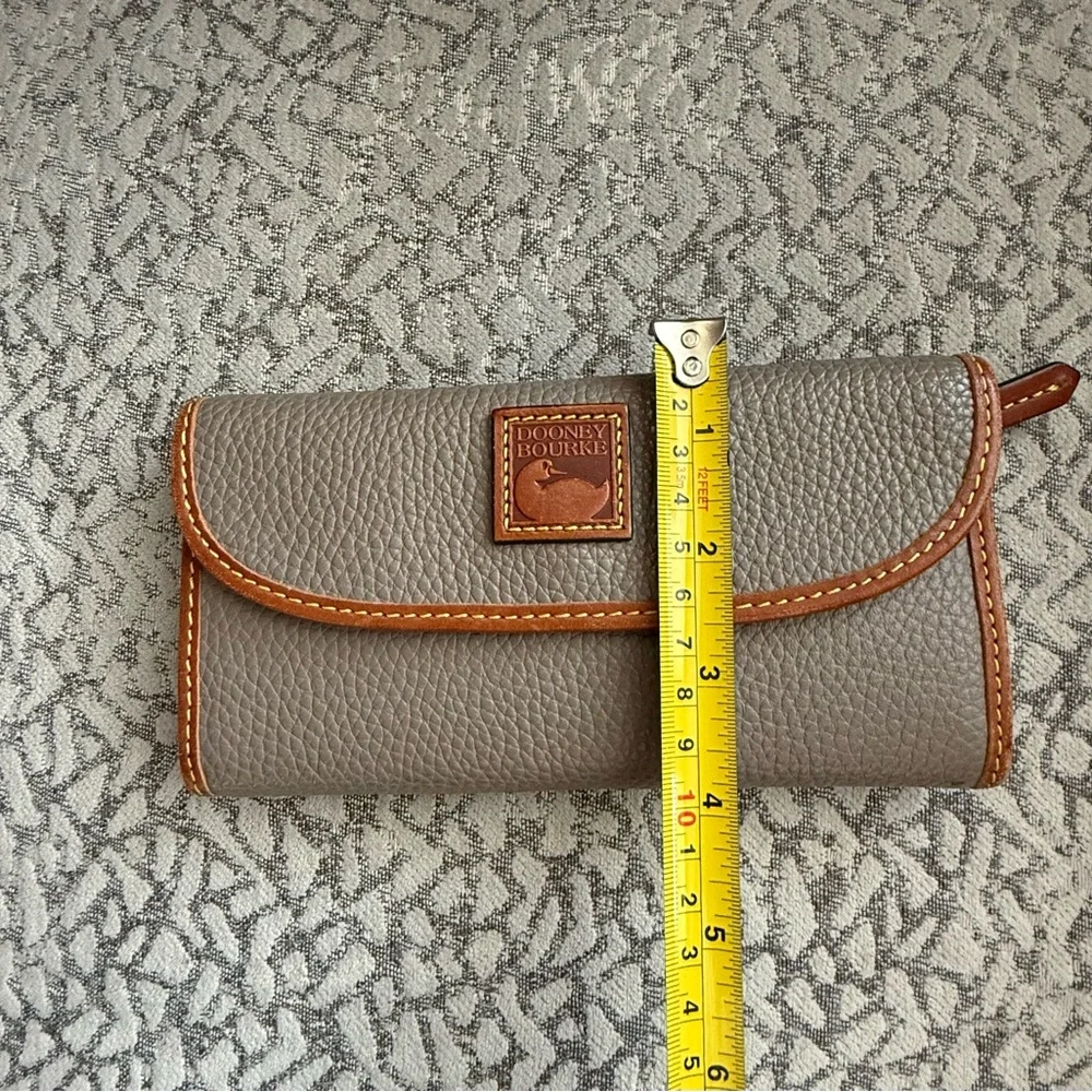 Dooney & Bourke Pebbled Grain Continental Leather Wallet